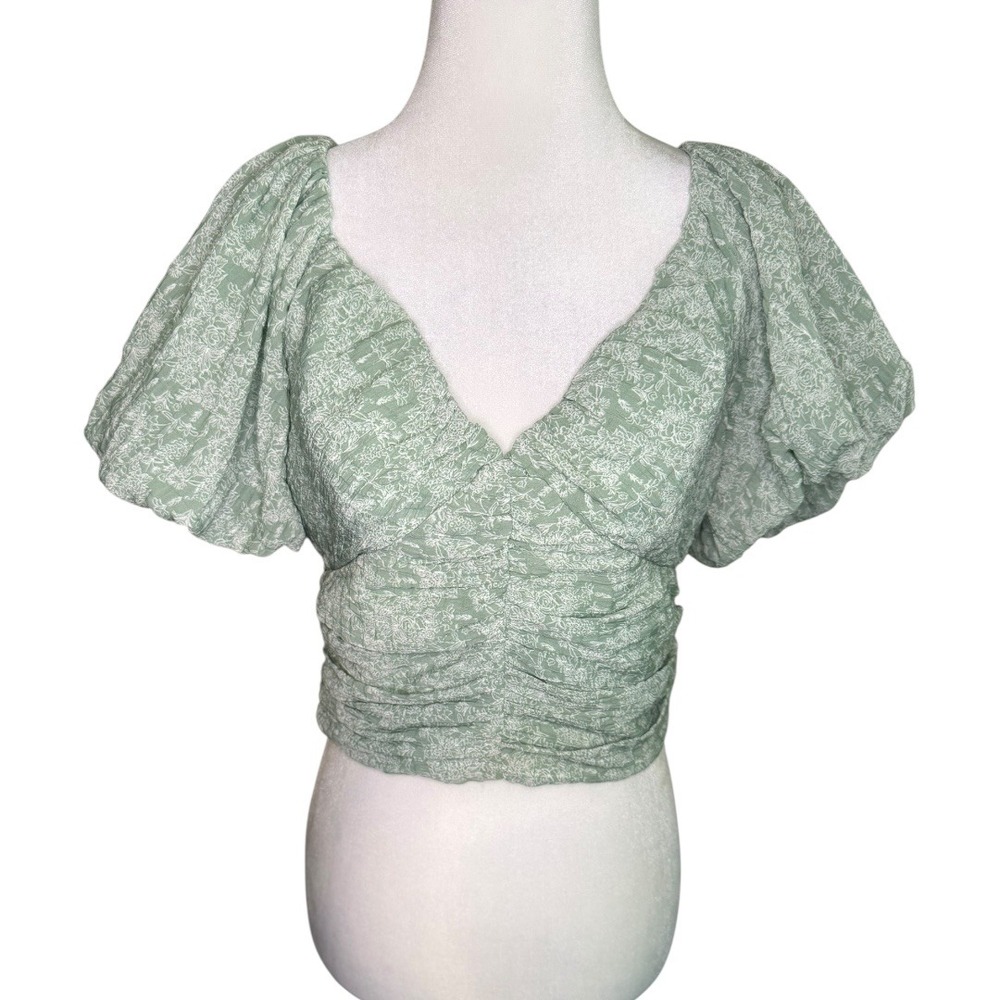 Lush Sage Floral Crop Top Ruched‎ V Neck Puff Sleeve Blouse Medium NWT